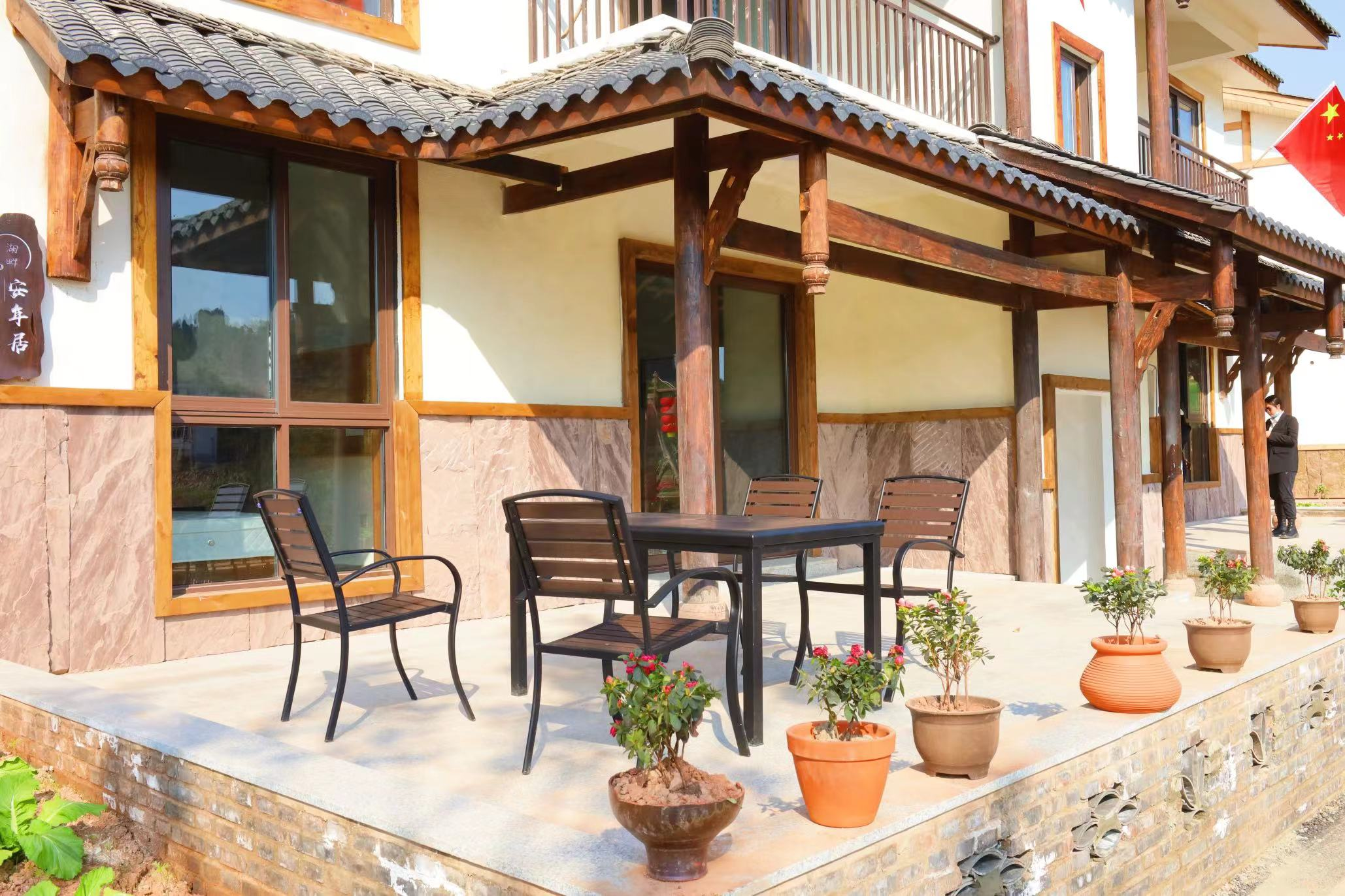 海龙凯歌湖畔民宿