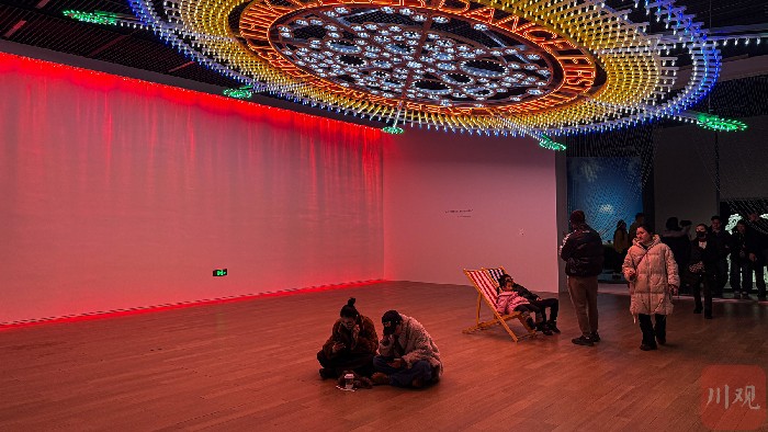 全球当代艺术精品来蓉 “烟火指数·成都双年展”在成都开幕