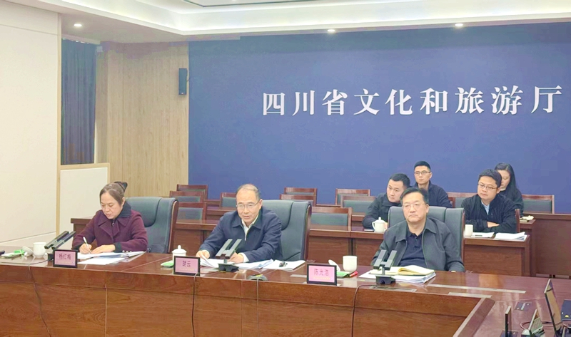 胡云赴文化和旅游厅督导检查春节假期文旅工作