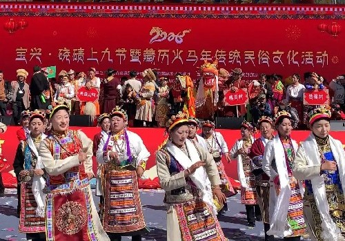 雪山下的狂欢！雅安硗碛“上九节”燃动藏历火马年