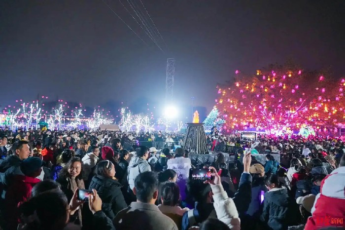 从观灯会到赏花海，成都春日经济“接棒”发力，消费持续火热