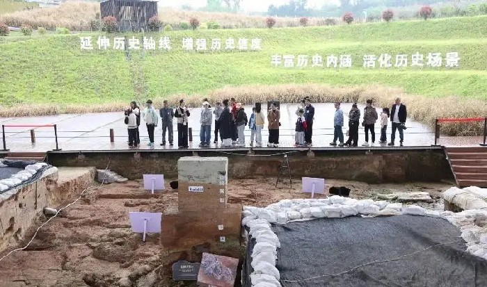 限时开放！资阳濛溪河遗址开放现场直击： 亲子家庭扎堆，史前“宝藏”看不够
