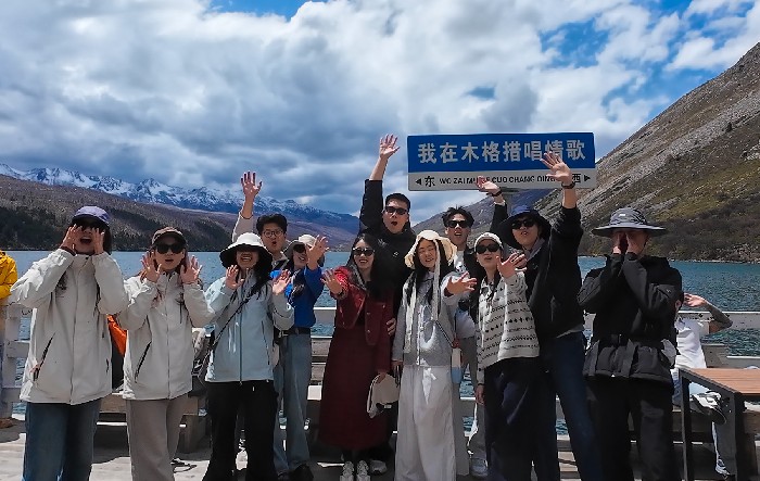 五一假期甘孜州文旅市场“热”中有“序” 服务保障让游客安心又暖心